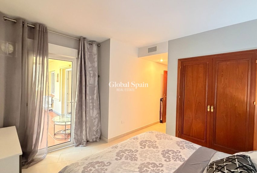 Wederverkoop - APPARTEMENT -
TORREVIEJA - Aldea del mar