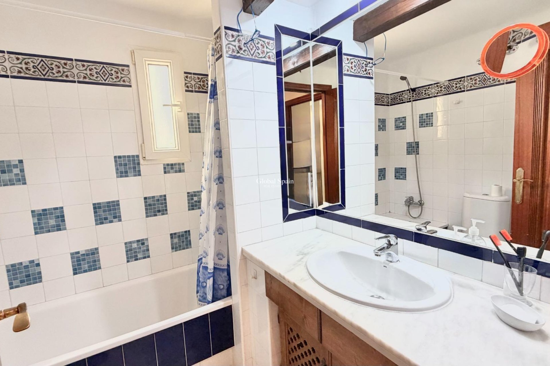 Wederverkoop - APPARTEMENT -
TORREVIEJA - Aldea del mar