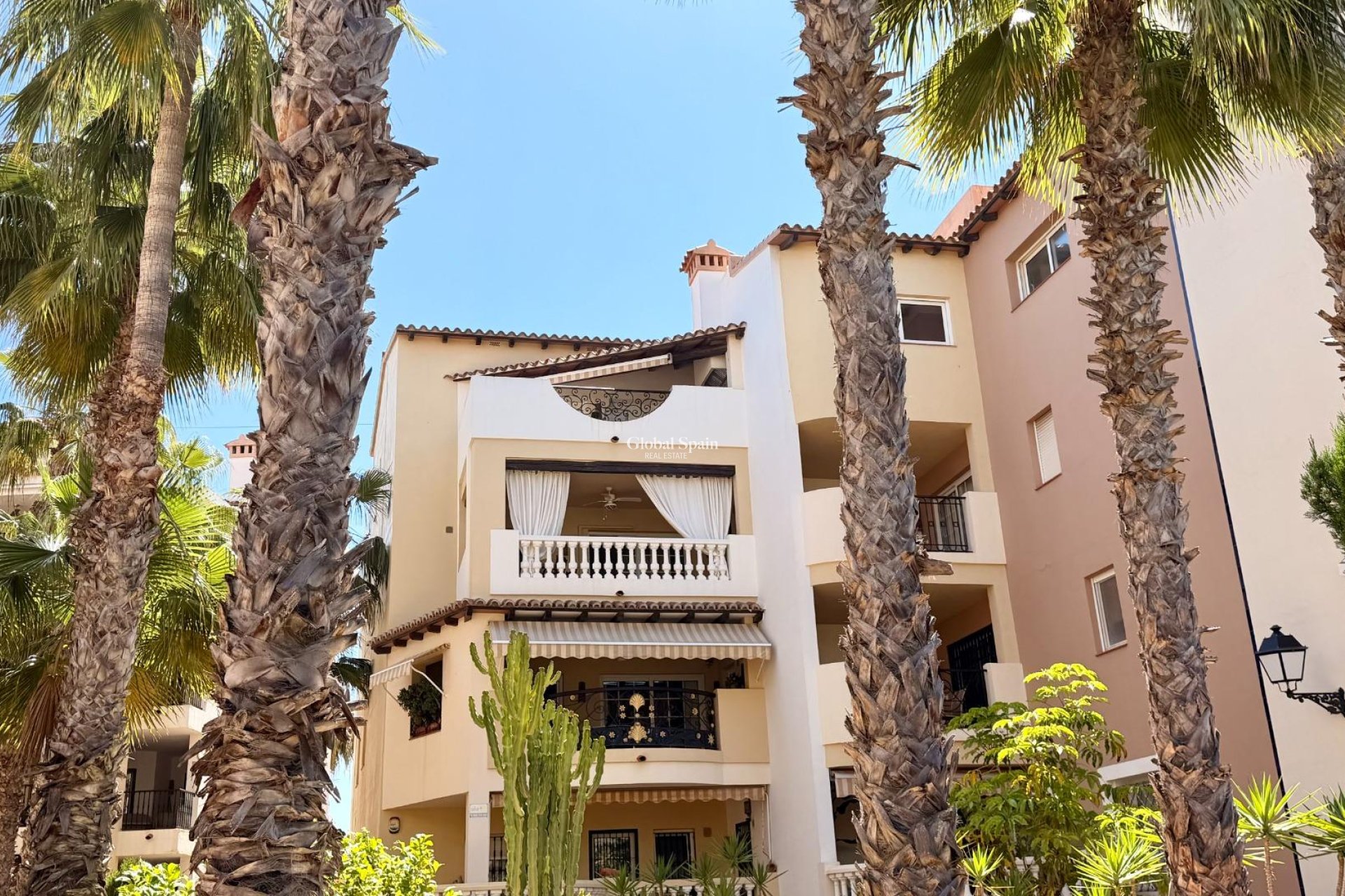 Wederverkoop - APPARTEMENT -
TORREVIEJA - Aldea del mar