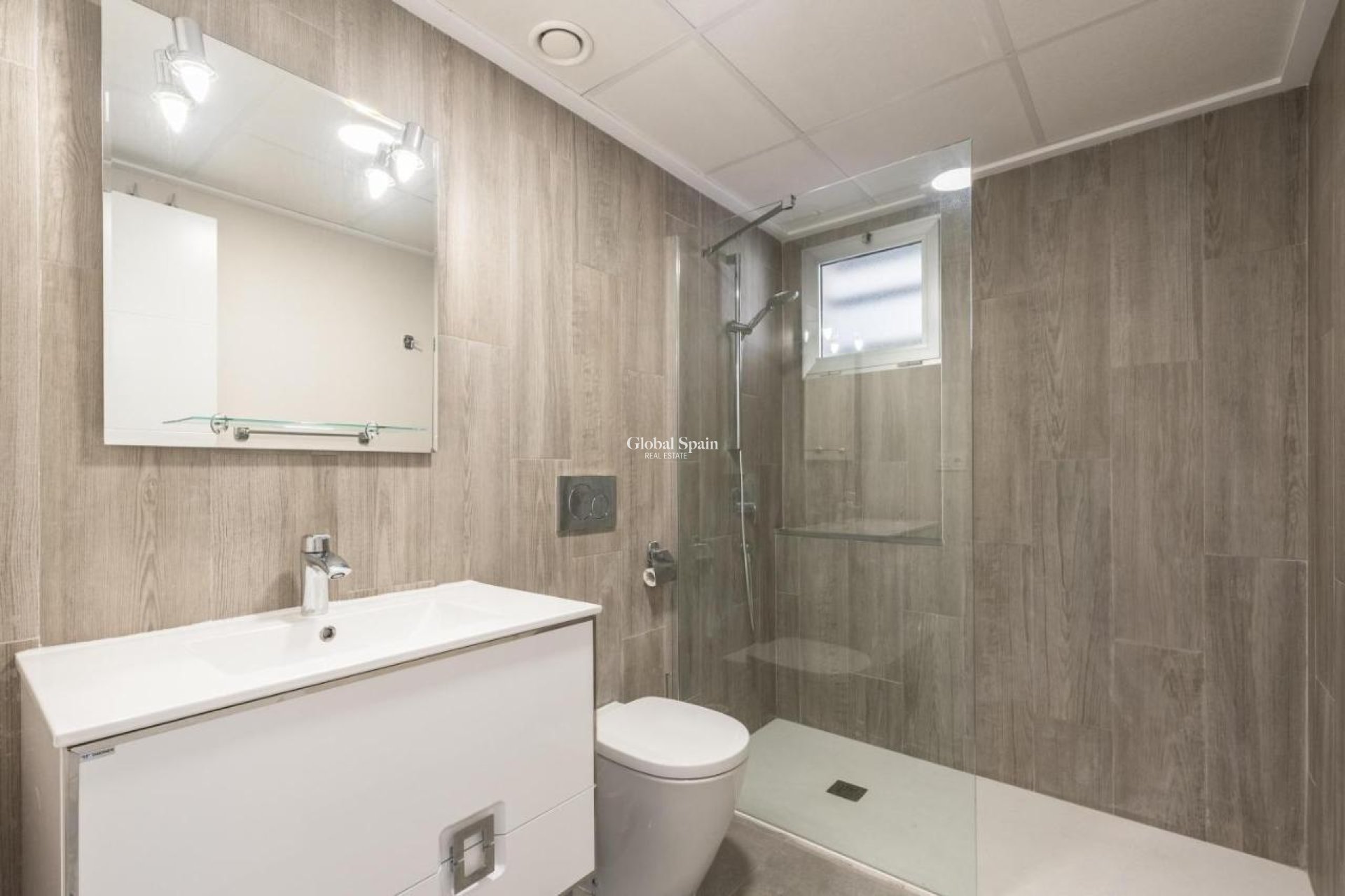 Wederverkoop - APPARTEMENT -
TORREVIEJA - Auguas Neuvas