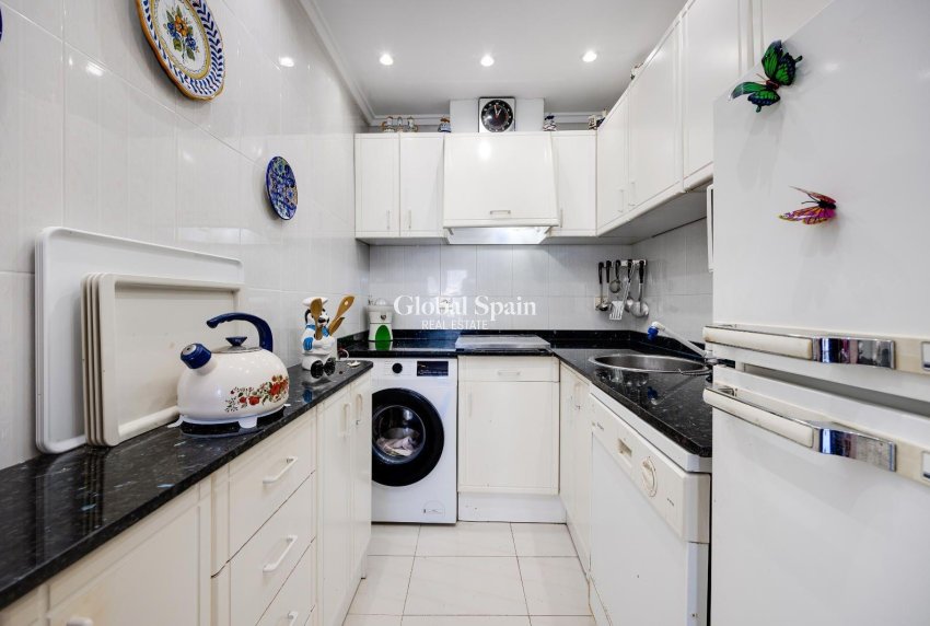 Wederverkoop - APPARTEMENT -
TORREVIEJA - Cabo Cervera