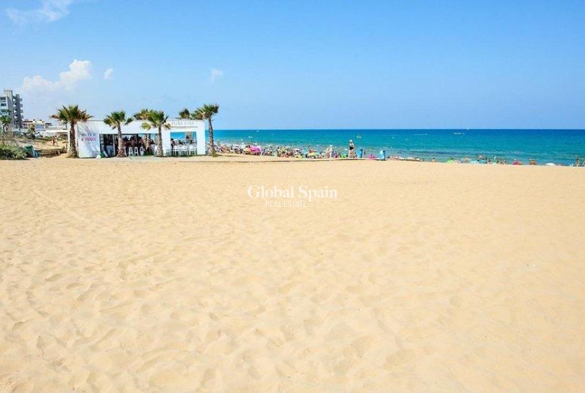 Wederverkoop - APPARTEMENT -
TORREVIEJA - Cabo Cervera