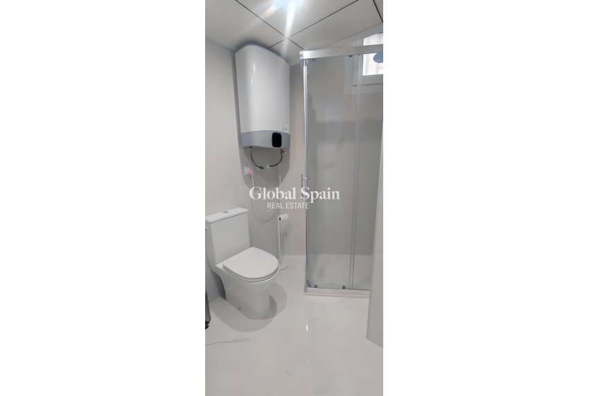 Wederverkoop - APPARTEMENT -
TORREVIEJA - Cabo Cervera