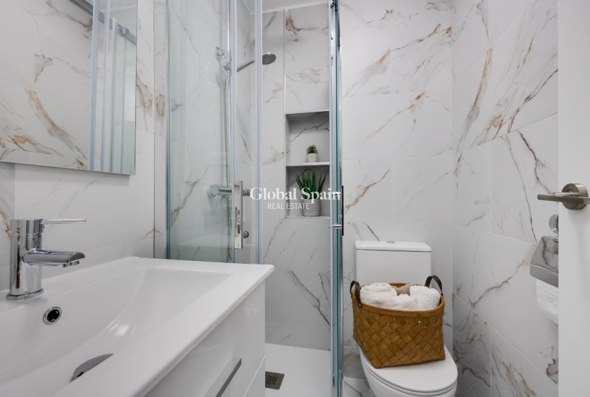 Wederverkoop - APPARTEMENT -
TORREVIEJA - Cabo Cervera