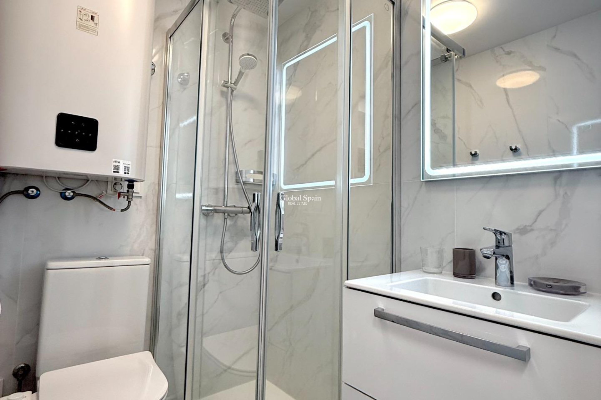 Wederverkoop - APPARTEMENT -
TORREVIEJA - Cabo Cervera