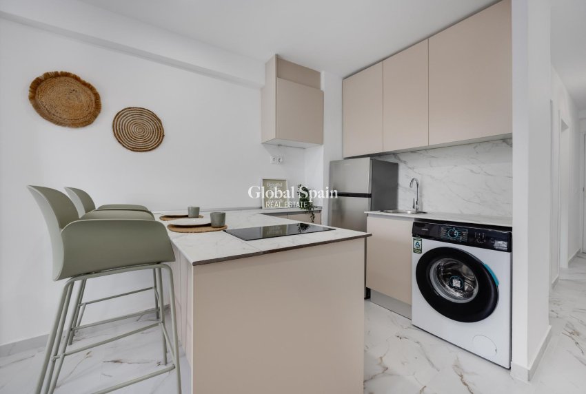 Wederverkoop - APPARTEMENT -
TORREVIEJA - Cabo Cervera