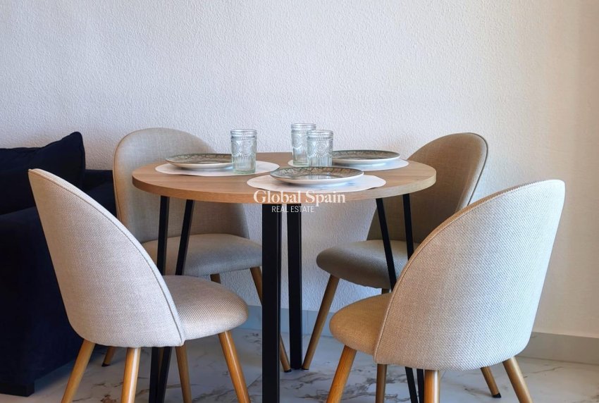 Wederverkoop - APPARTEMENT -
TORREVIEJA - Cabo Cervera