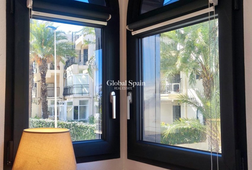 Wederverkoop - APPARTEMENT -
TORREVIEJA - Cabo Cervera