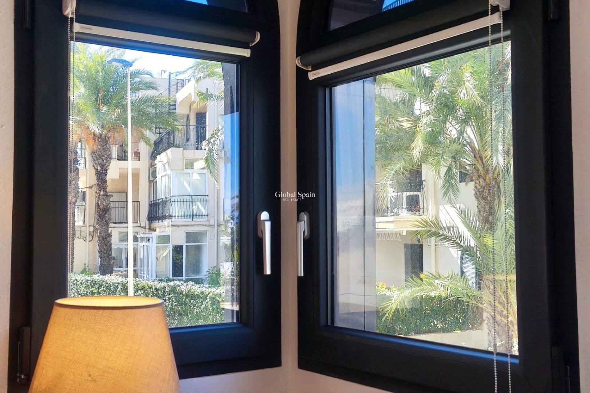 Wederverkoop - APPARTEMENT -
TORREVIEJA - Cabo Cervera