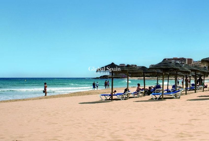 Wederverkoop - APPARTEMENT -
TORREVIEJA - Cabo Cervera