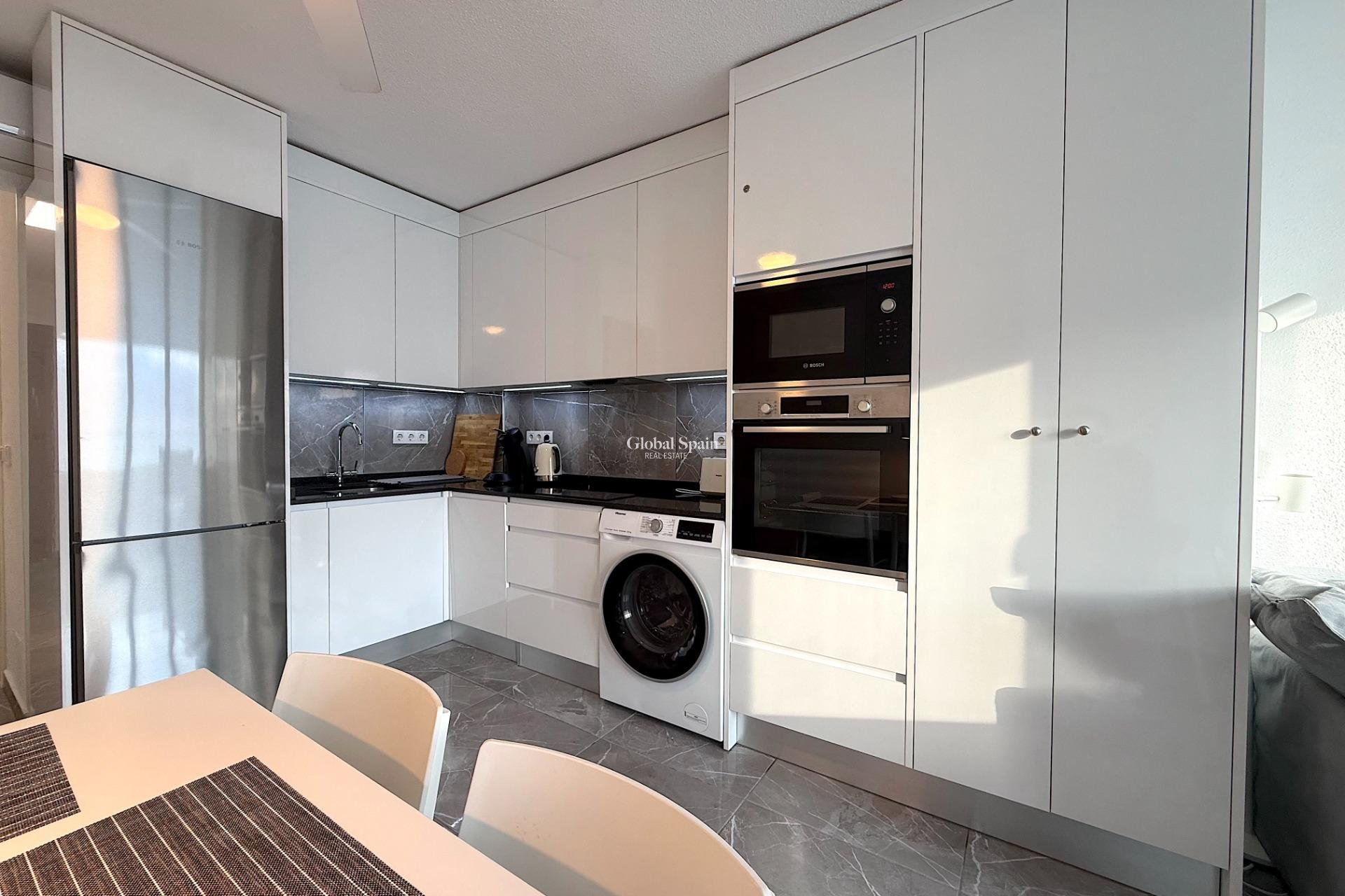 Wederverkoop - APPARTEMENT -
TORREVIEJA - Cabo Cervera