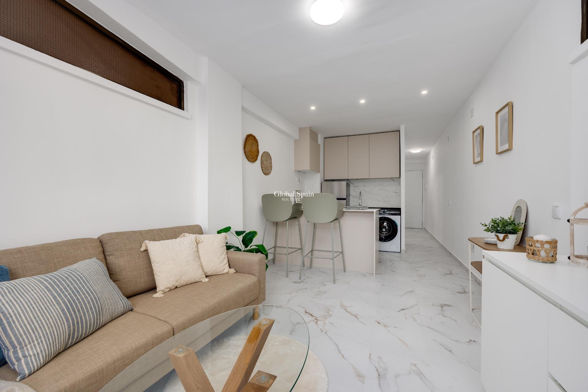 Wederverkoop - APPARTEMENT -
TORREVIEJA - Cabo Cervera