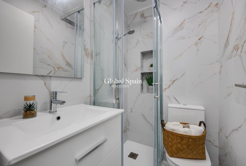 Wederverkoop - APPARTEMENT -
TORREVIEJA - Cabo Cervera