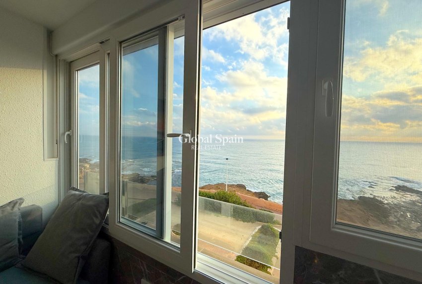 Wederverkoop - APPARTEMENT -
TORREVIEJA - Cabo Cervera