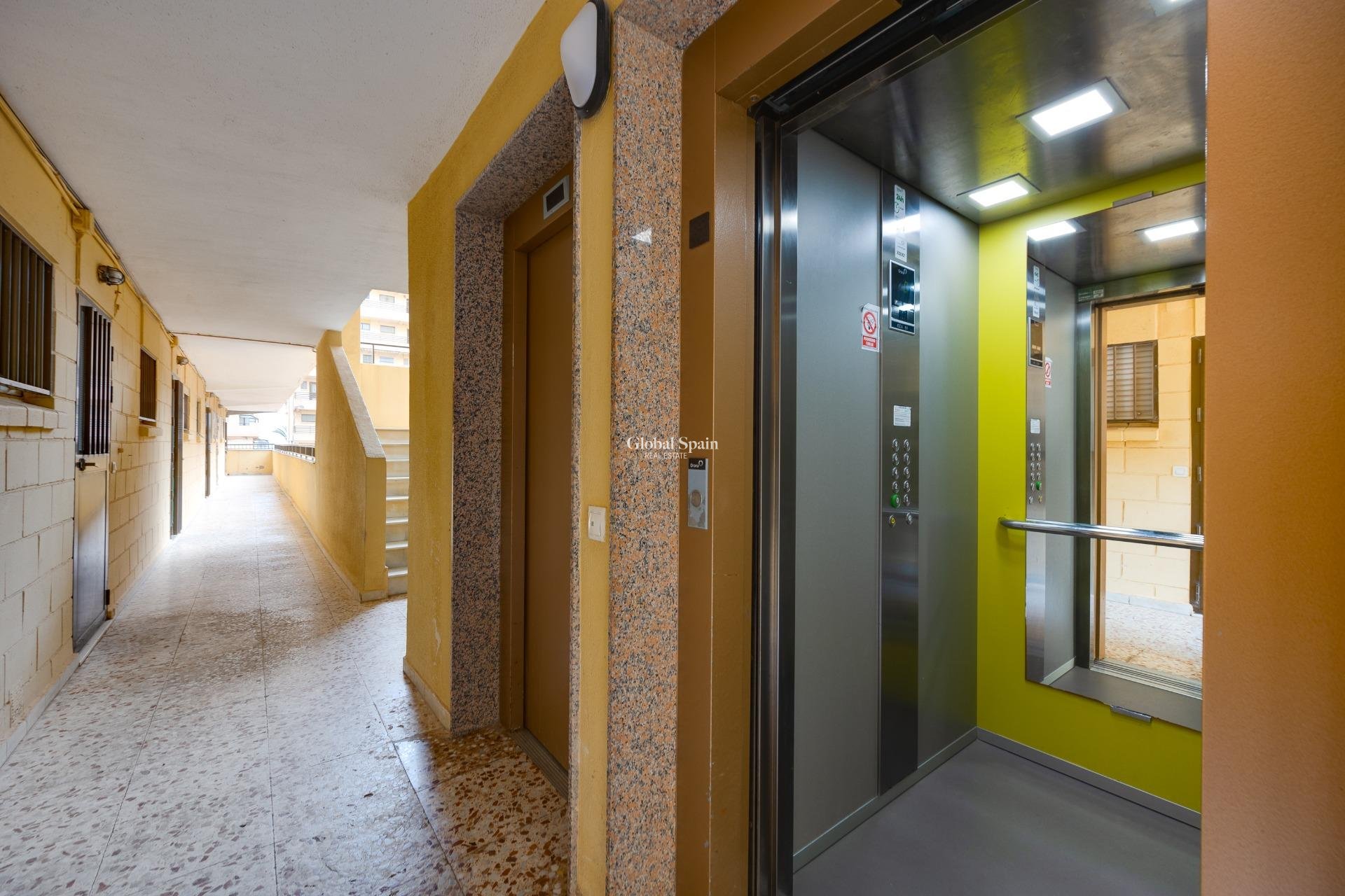 Wederverkoop - APPARTEMENT -
TORREVIEJA - Cabo Cervera