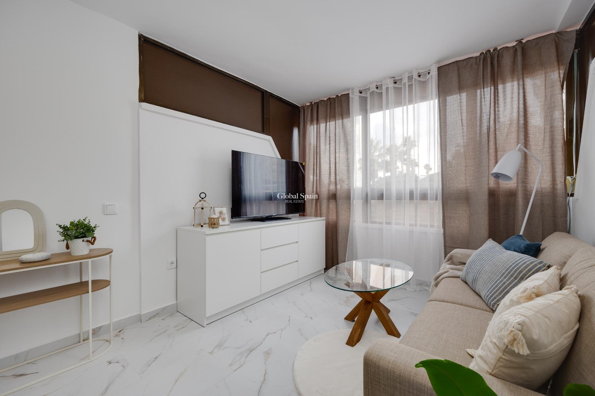 Wederverkoop - APPARTEMENT -
TORREVIEJA - Cabo Cervera
