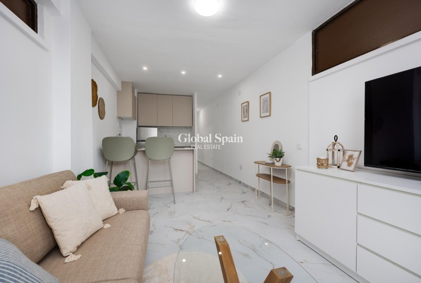 Wederverkoop - APPARTEMENT -
TORREVIEJA - Cabo Cervera