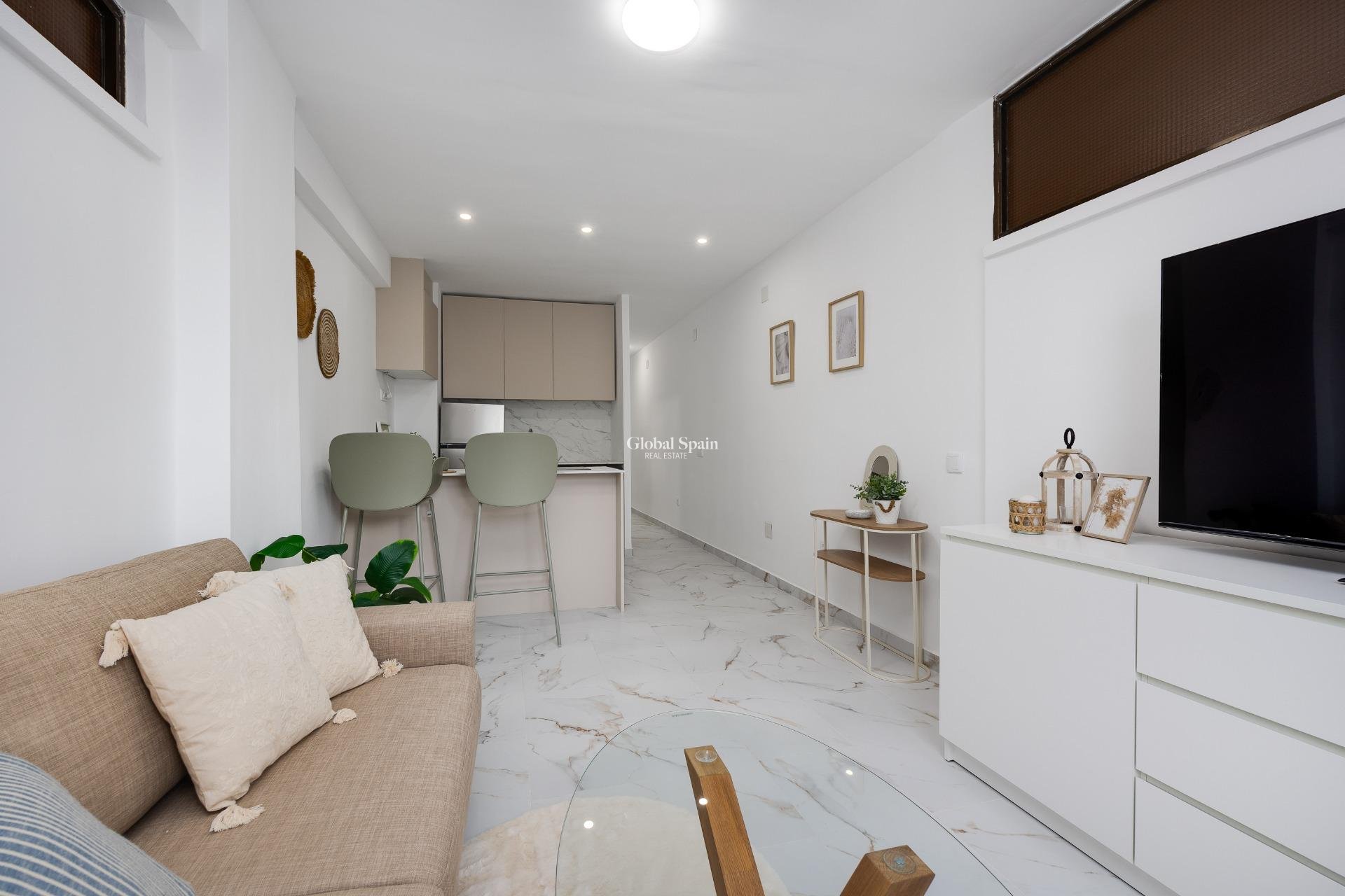 Wederverkoop - APPARTEMENT -
TORREVIEJA - Cabo Cervera