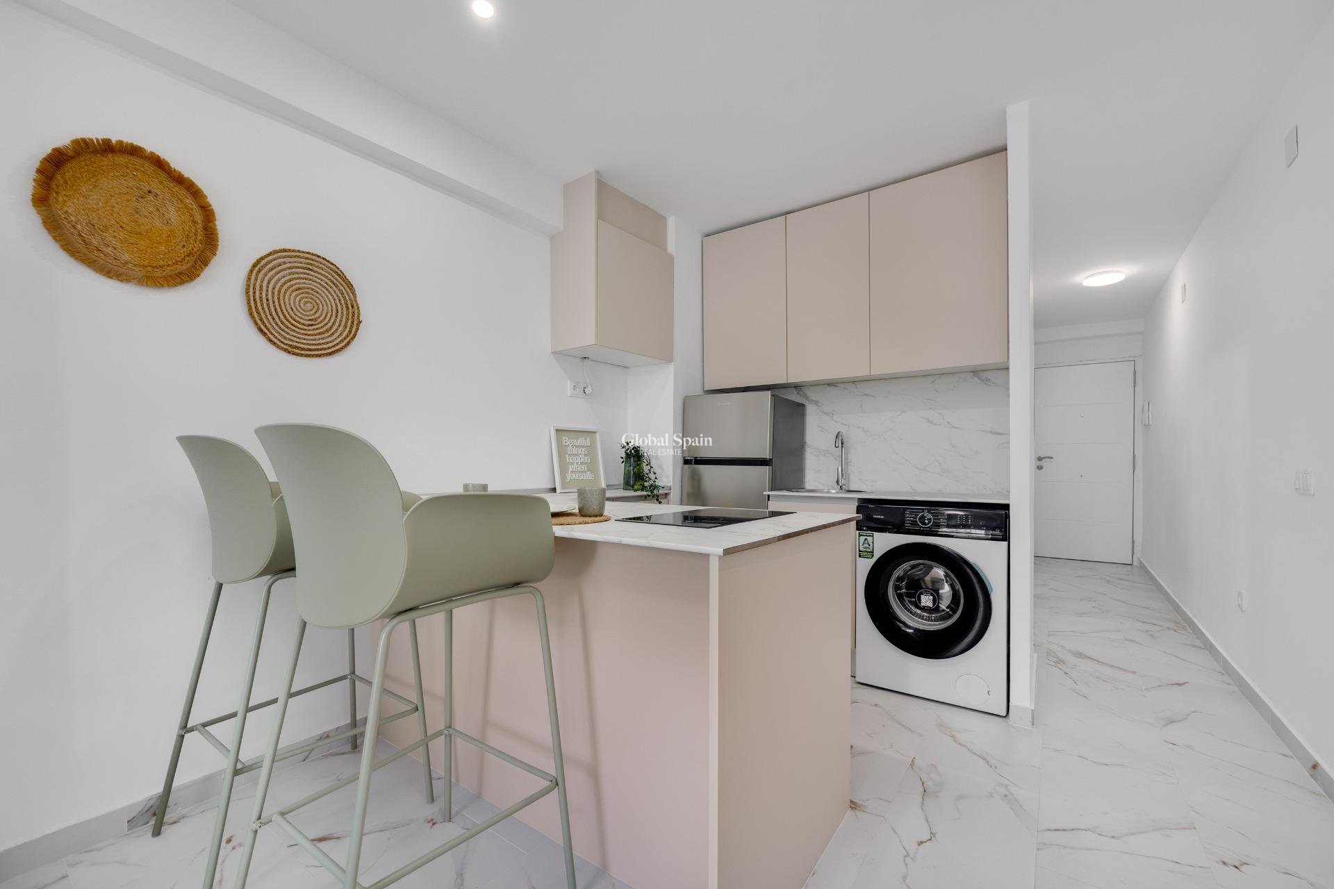 Wederverkoop - APPARTEMENT -
TORREVIEJA - Cabo Cervera