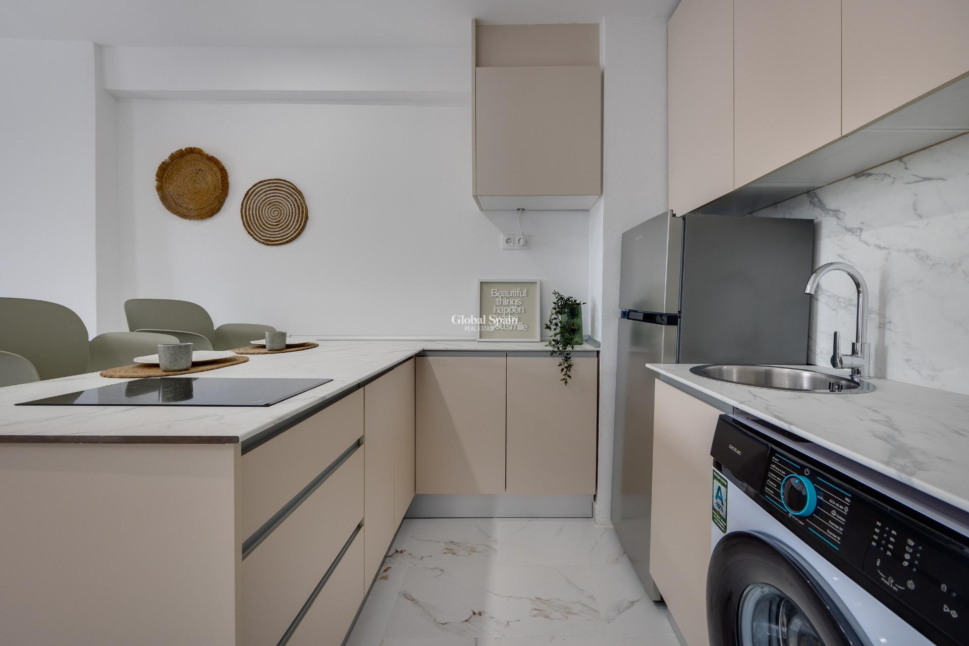 Wederverkoop - APPARTEMENT -
TORREVIEJA - Cabo Cervera