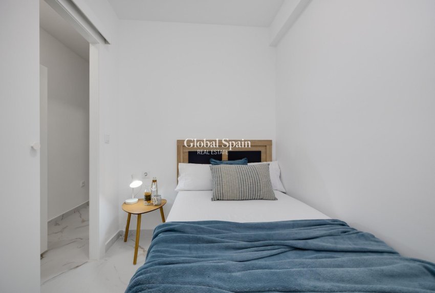 Wederverkoop - APPARTEMENT -
TORREVIEJA - Cabo Cervera