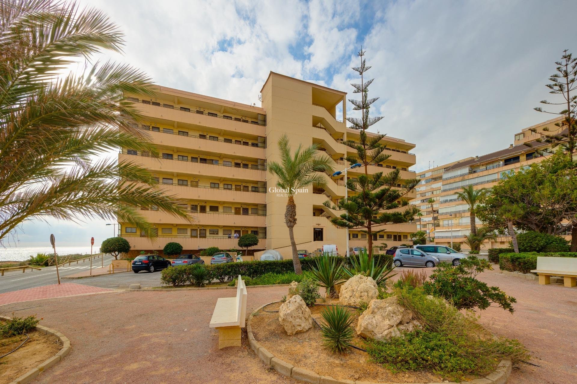 Wederverkoop - APPARTEMENT -
TORREVIEJA - Cabo Cervera
