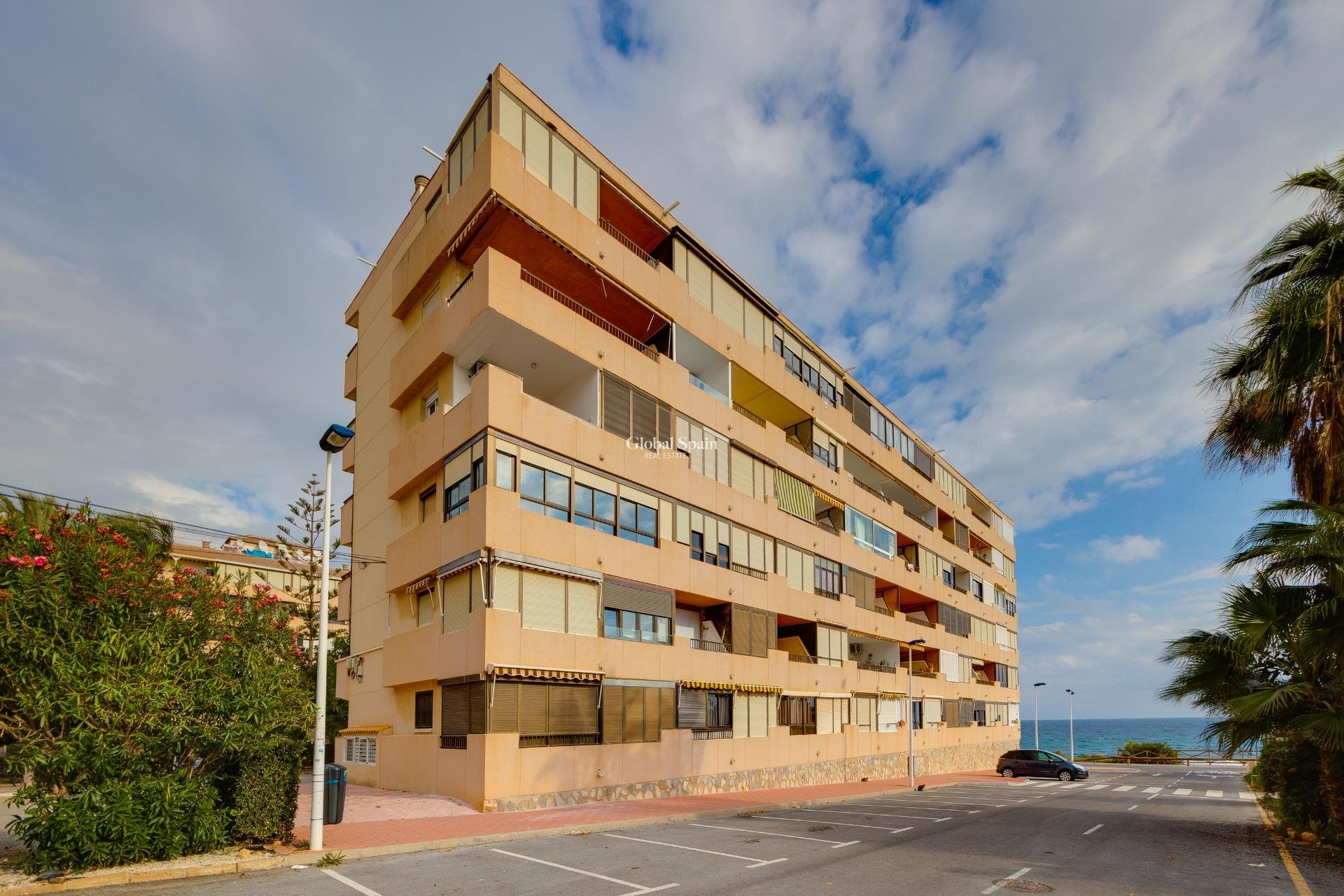 Wederverkoop - APPARTEMENT -
TORREVIEJA - Cabo Cervera