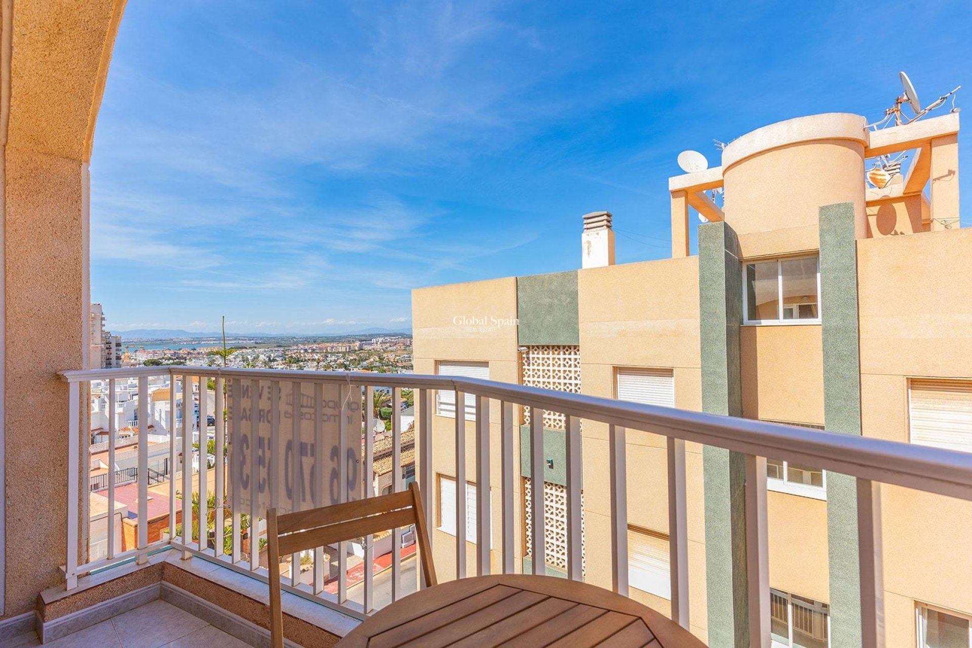 Wederverkoop - APPARTEMENT -
TORREVIEJA - Cabo Cervera