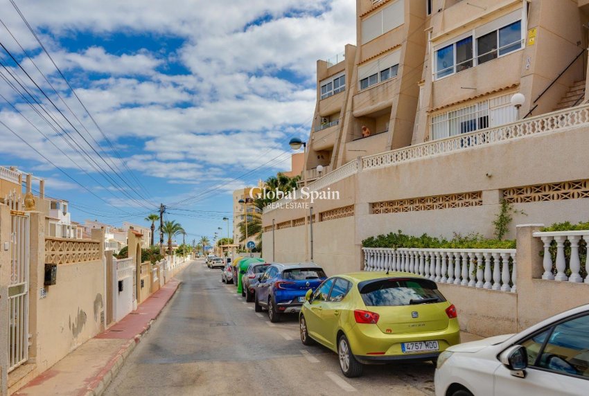 Wederverkoop - APPARTEMENT -
TORREVIEJA - Cabo Cervera