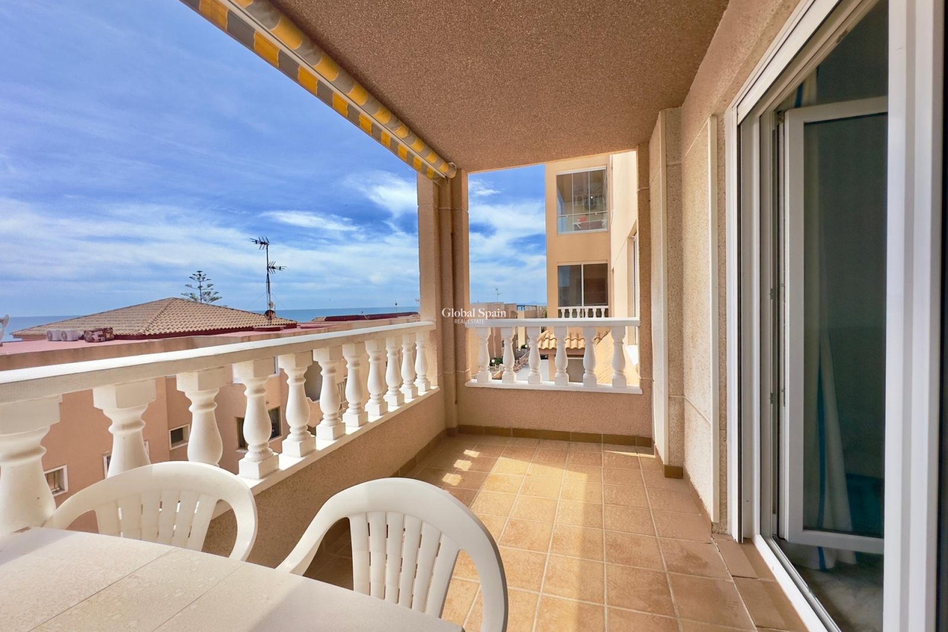 Wederverkoop - APPARTEMENT -
TORREVIEJA - Cabo Cervera