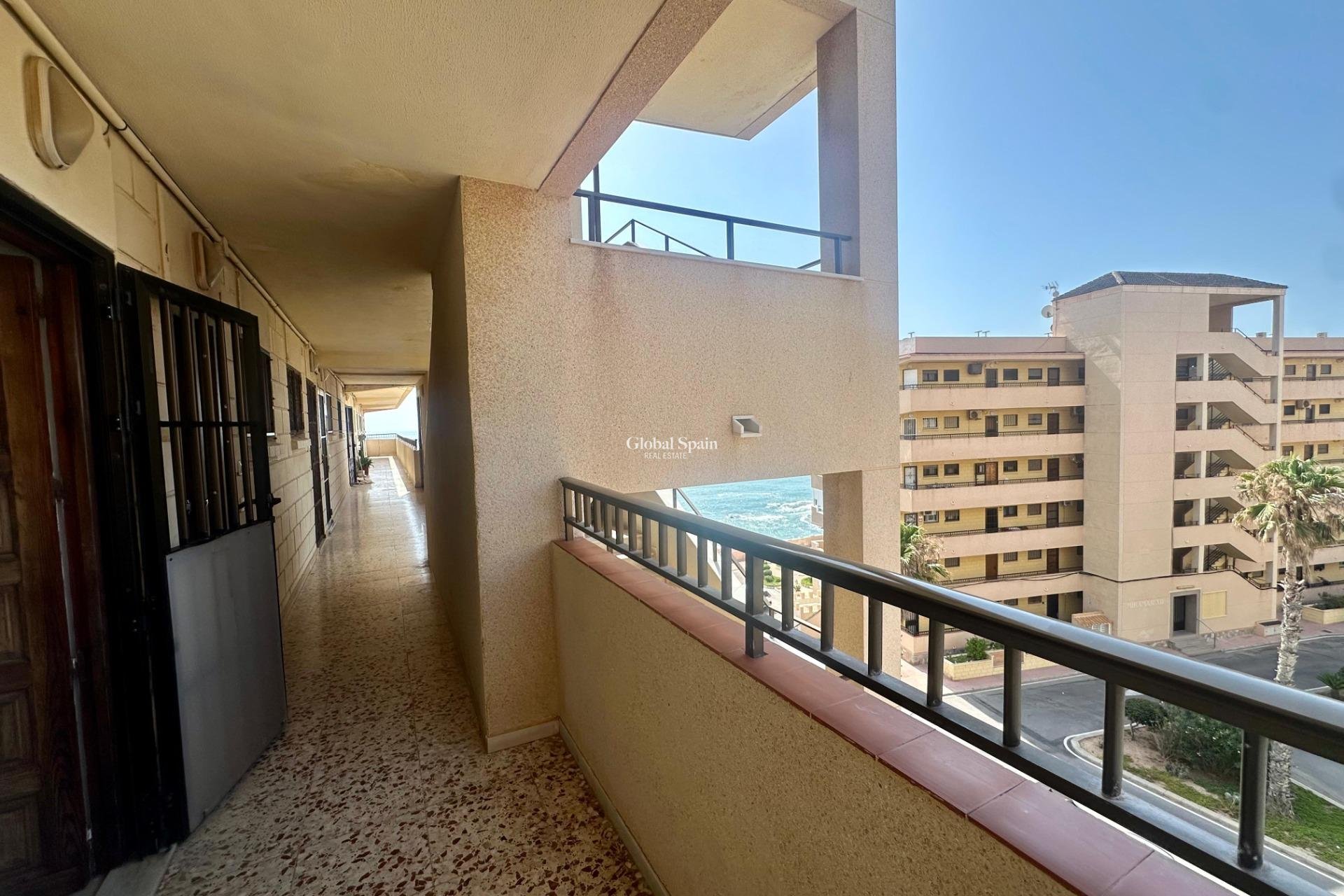 Wederverkoop - APPARTEMENT -
TORREVIEJA - Cabo Cervera