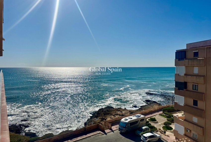 Wederverkoop - APPARTEMENT -
TORREVIEJA - Cabo Cervera