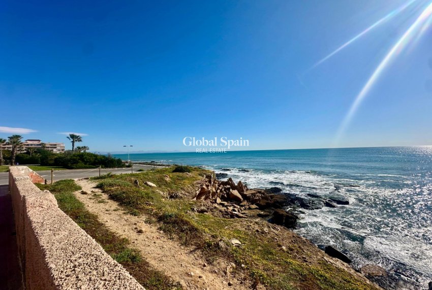 Wederverkoop - APPARTEMENT -
TORREVIEJA - Cabo Cervera