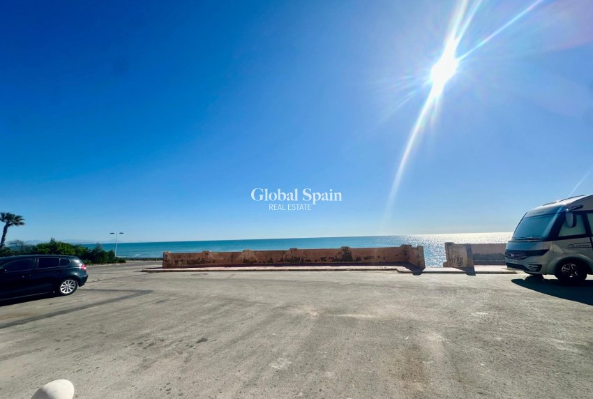 Wederverkoop - APPARTEMENT -
TORREVIEJA - Cabo Cervera