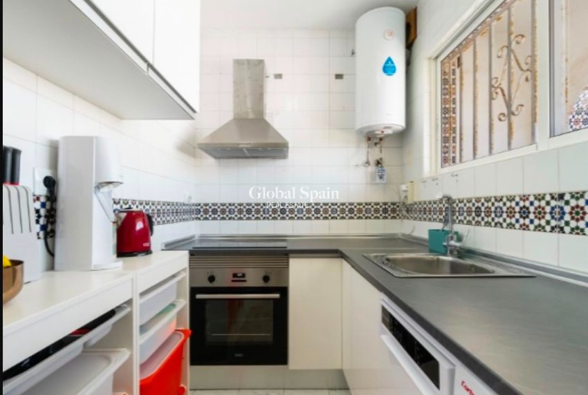 Wederverkoop - APPARTEMENT -
TORREVIEJA - Calas blanca
