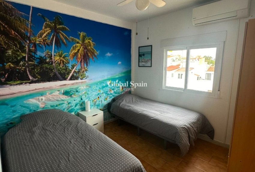 Wederverkoop - APPARTEMENT -
TORREVIEJA - Calas blanca