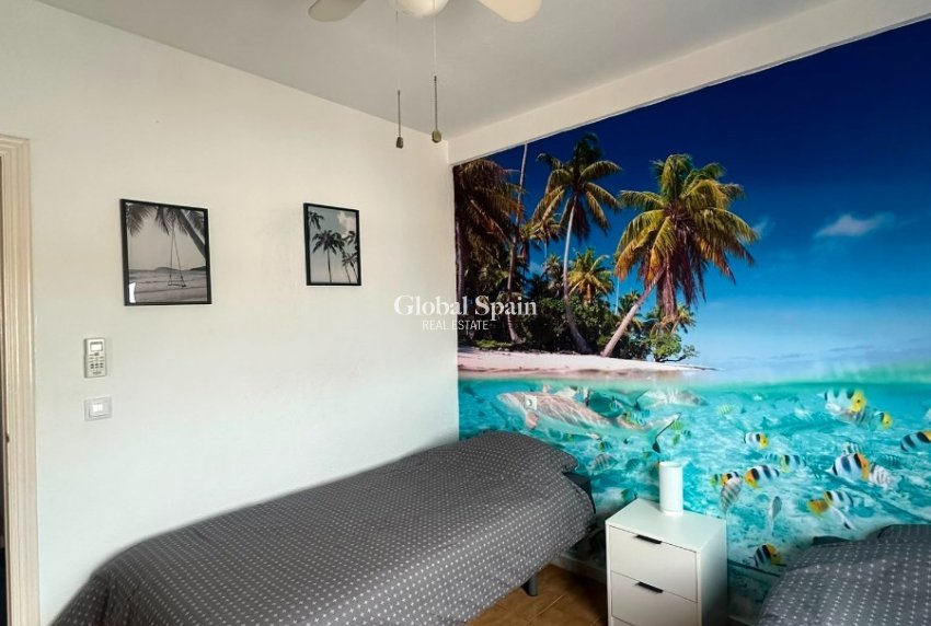Wederverkoop - APPARTEMENT -
TORREVIEJA - Calas blanca