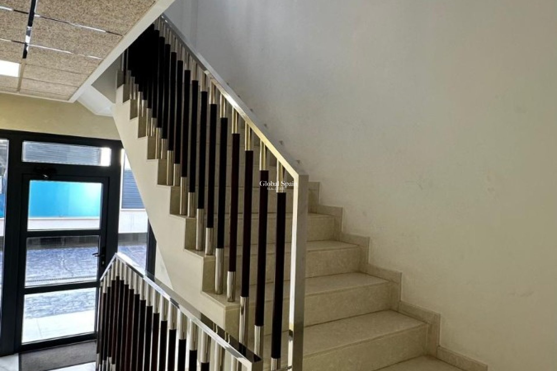 Wederverkoop - APPARTEMENT -
TORREVIEJA - Calas Blancas