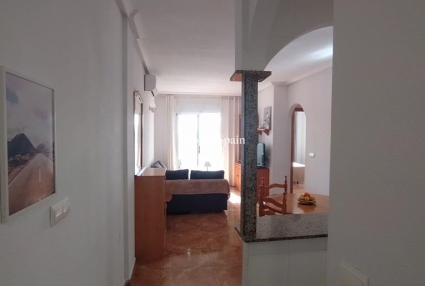 Wederverkoop - APPARTEMENT -
TORREVIEJA - CASCO URBANO