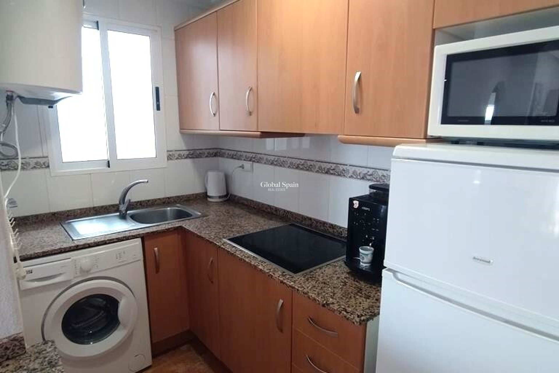 Wederverkoop - APPARTEMENT -
TORREVIEJA - CASCO URBANO
