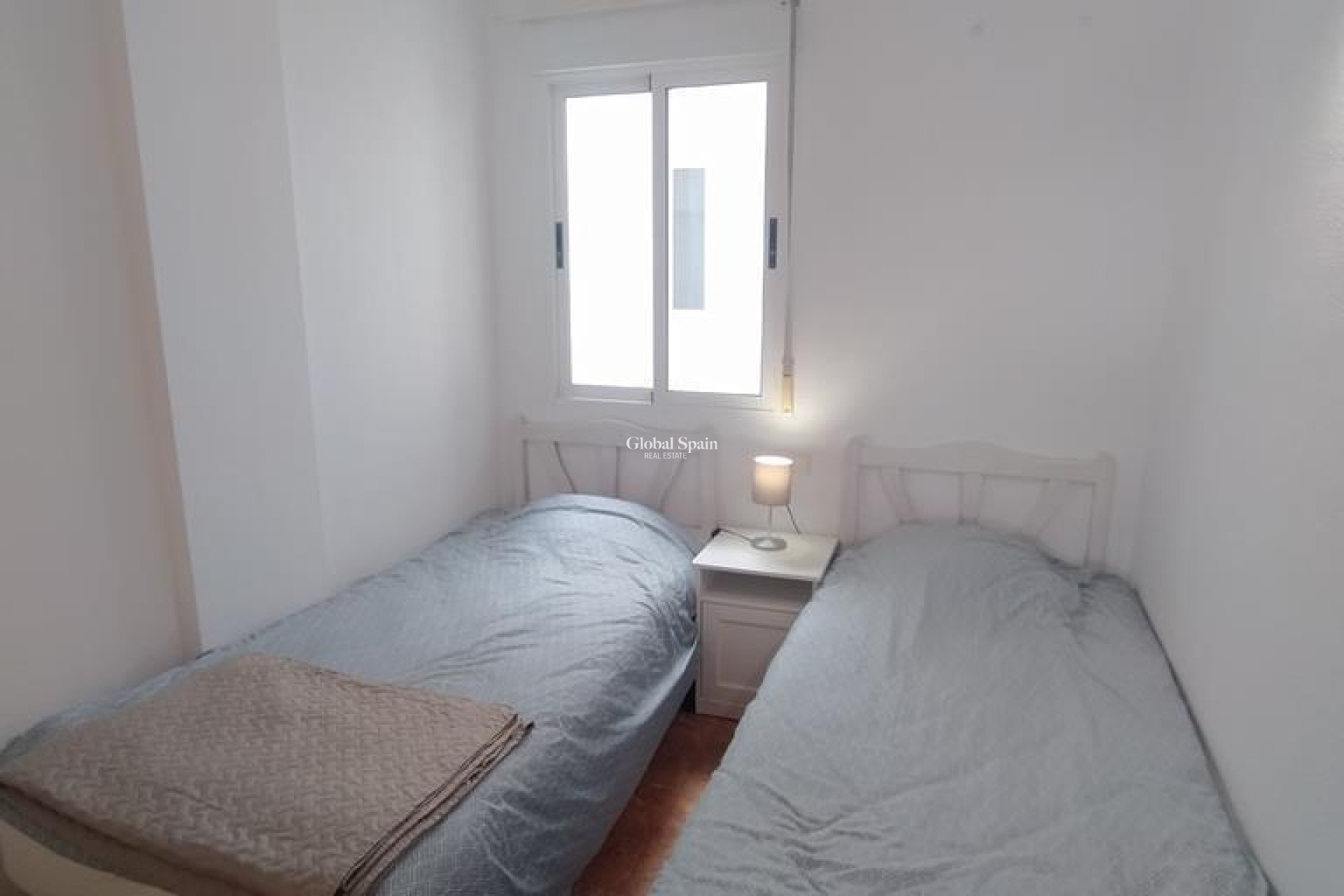 Wederverkoop - APPARTEMENT -
TORREVIEJA - CASCO URBANO