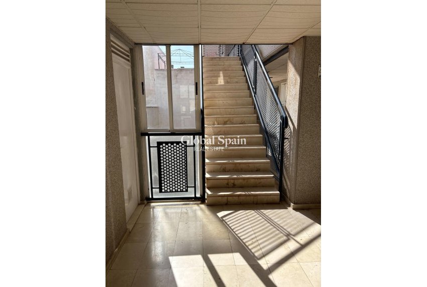 Wederverkoop - Appartement -
TORREVIEJA - Center