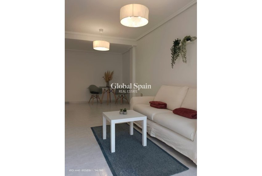 Wederverkoop - APPARTEMENT -
TORREVIEJA - Center