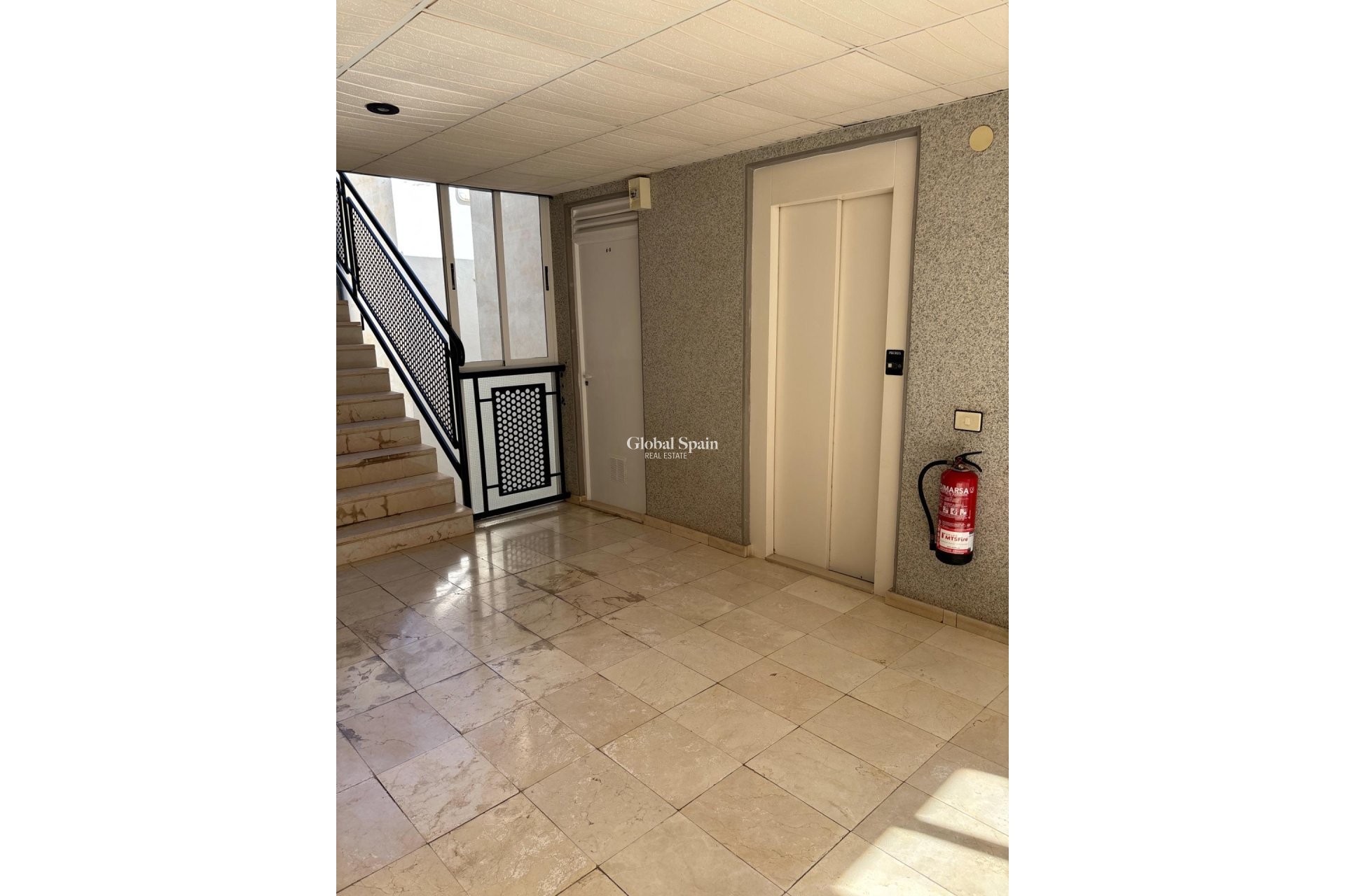 Wederverkoop - APPARTEMENT -
TORREVIEJA - Center