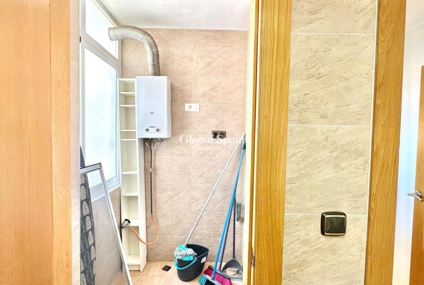 Wederverkoop - APPARTEMENT -
TORREVIEJA - Center