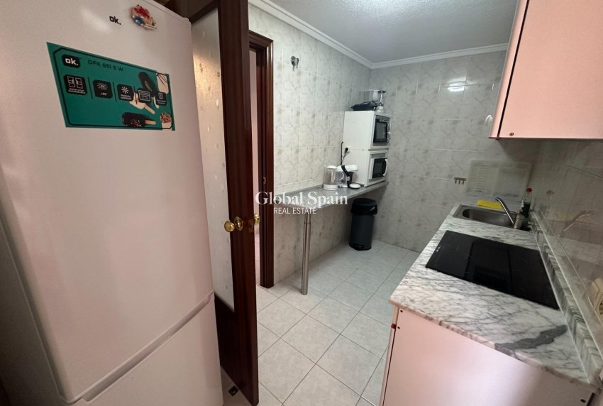 Wederverkoop - APPARTEMENT -
TORREVIEJA - Center