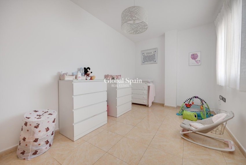 Wederverkoop - APPARTEMENT -
TORREVIEJA - Center