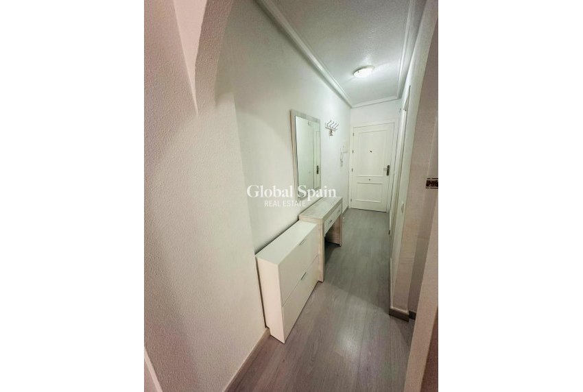 Wederverkoop - APPARTEMENT -
TORREVIEJA - Center