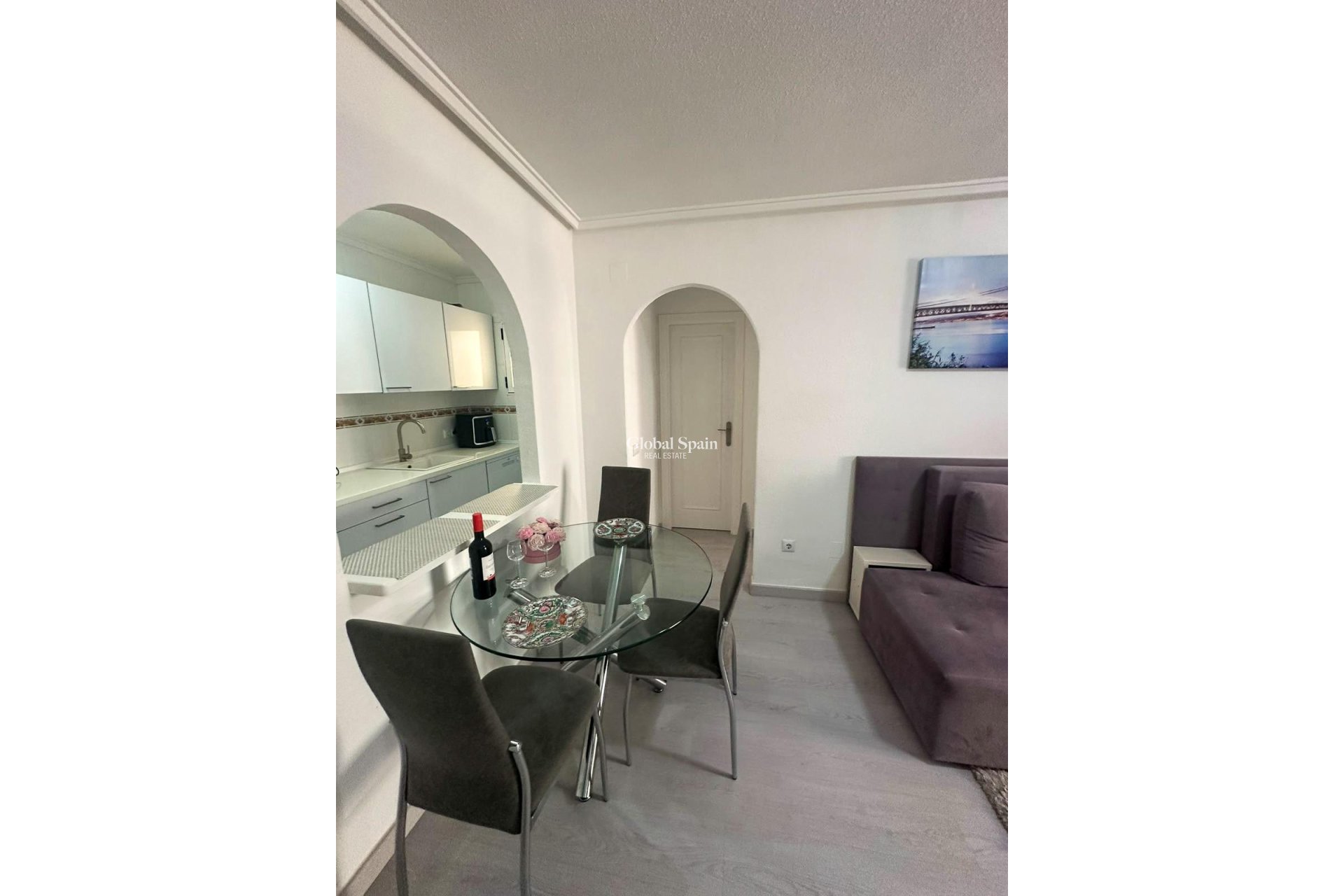 Wederverkoop - APPARTEMENT -
TORREVIEJA - Center