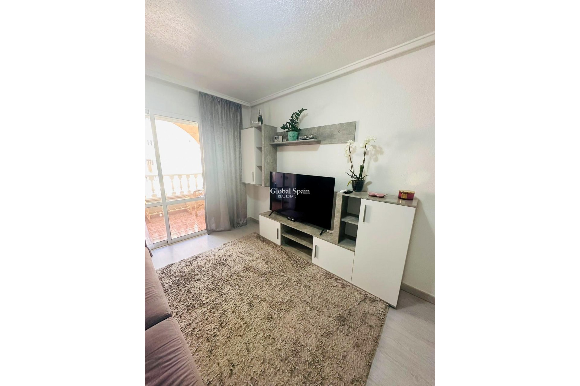 Wederverkoop - APPARTEMENT -
TORREVIEJA - Center